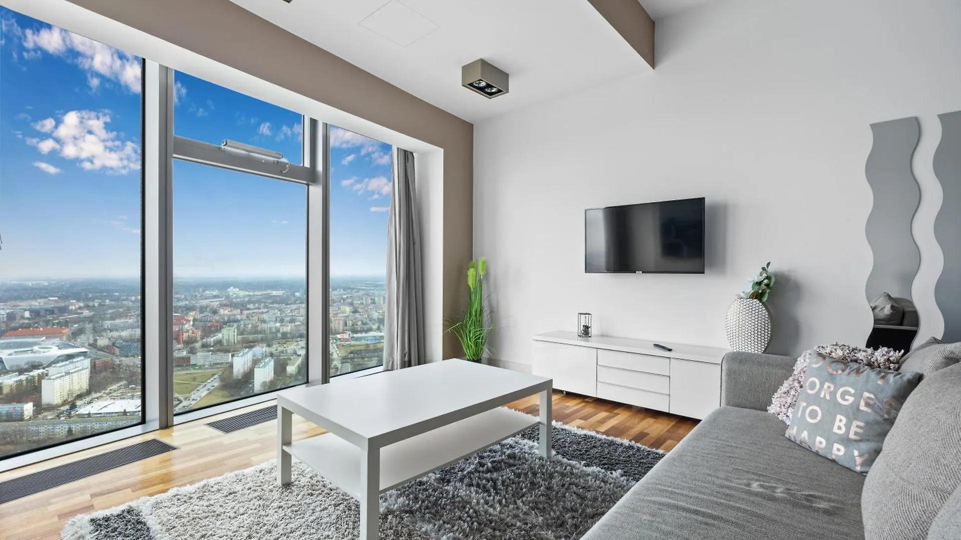 30Th+ Floor Apartments In Sky Tower فروتسواف