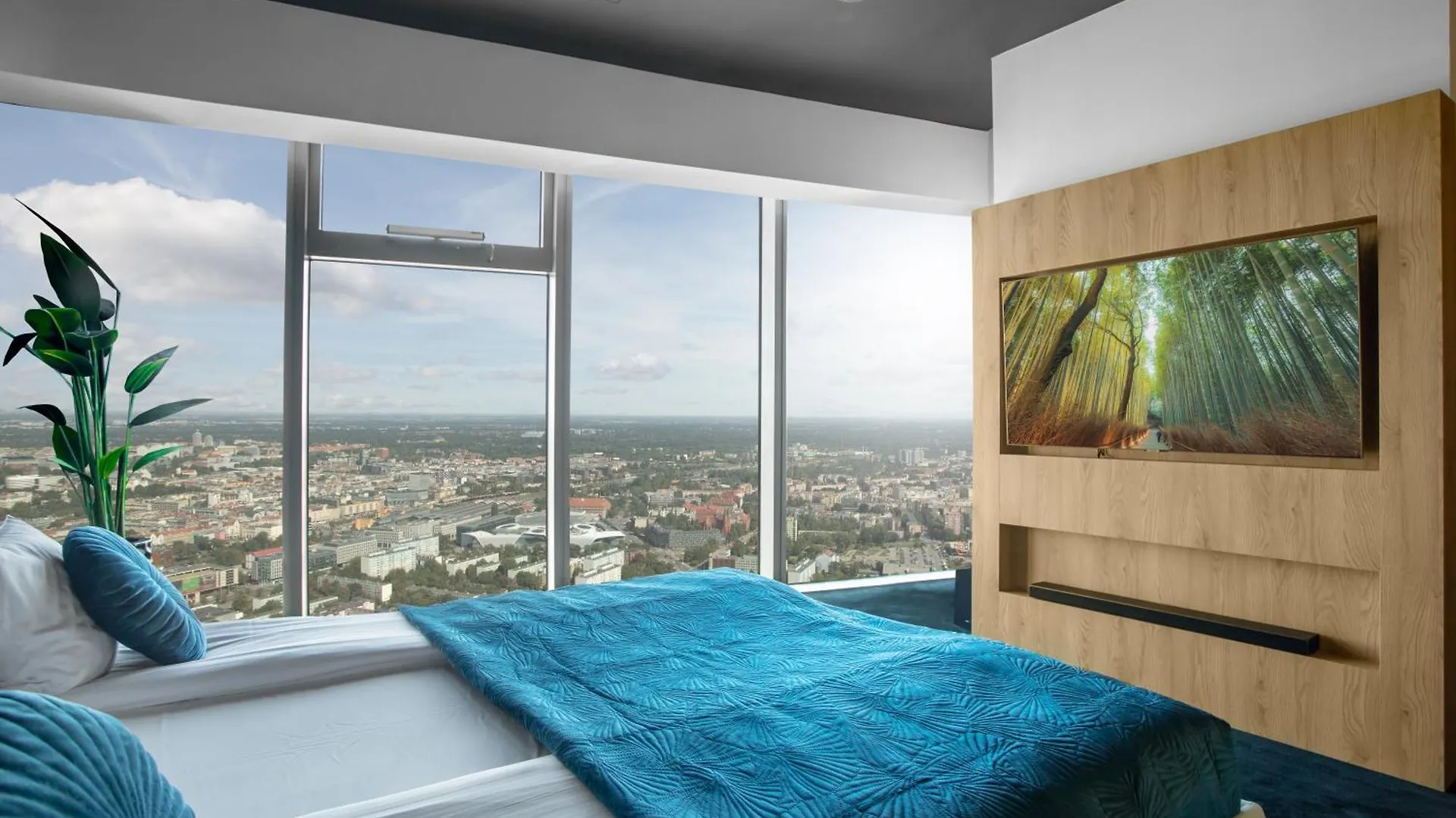 30Th+ Floor Apartments In Sky Tower Vratislav