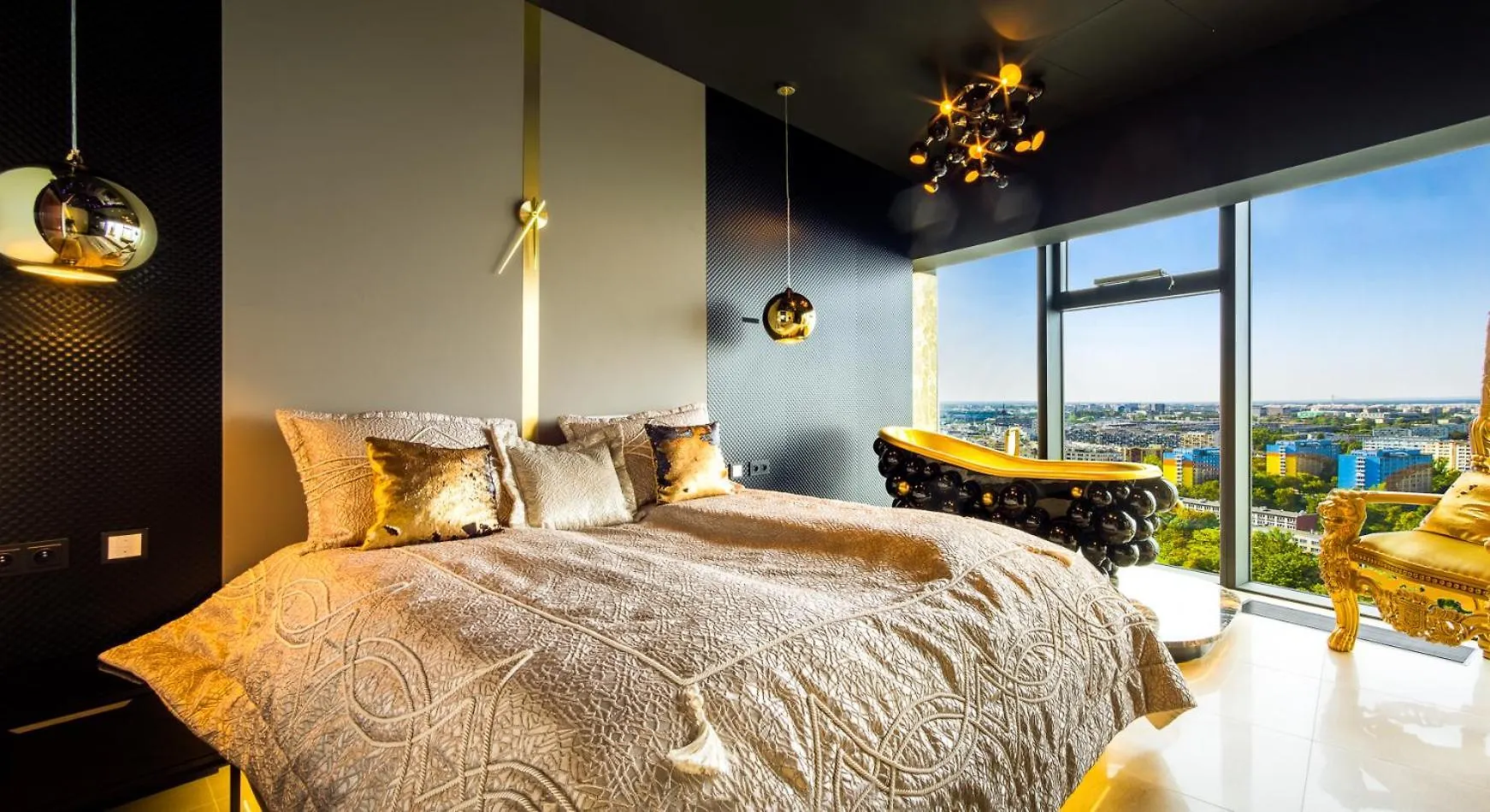 30Th+ Floor Apartments In Sky Tower Vratislav