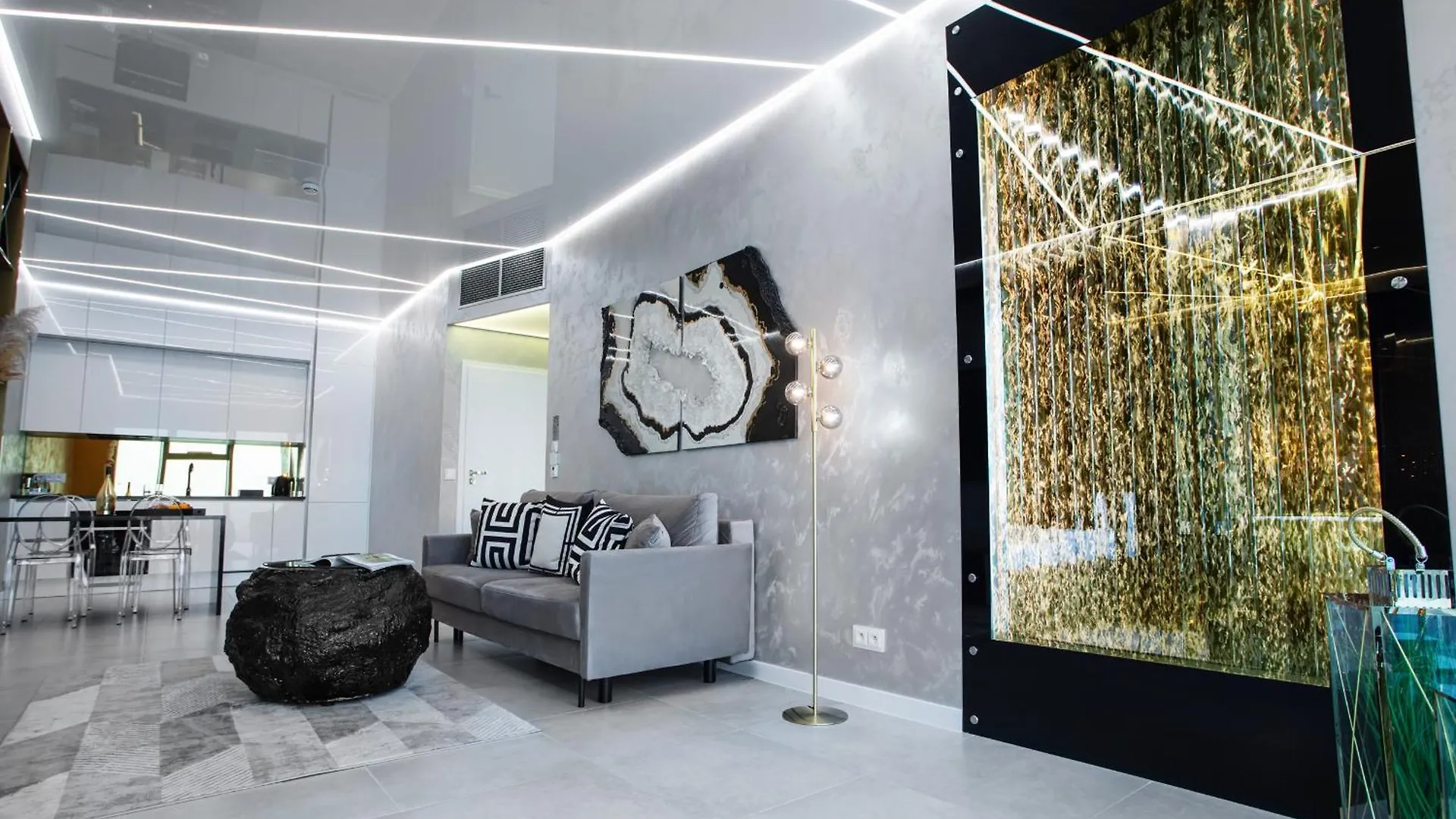 30Th+ Floor Apartments In Sky Tower Vratislav