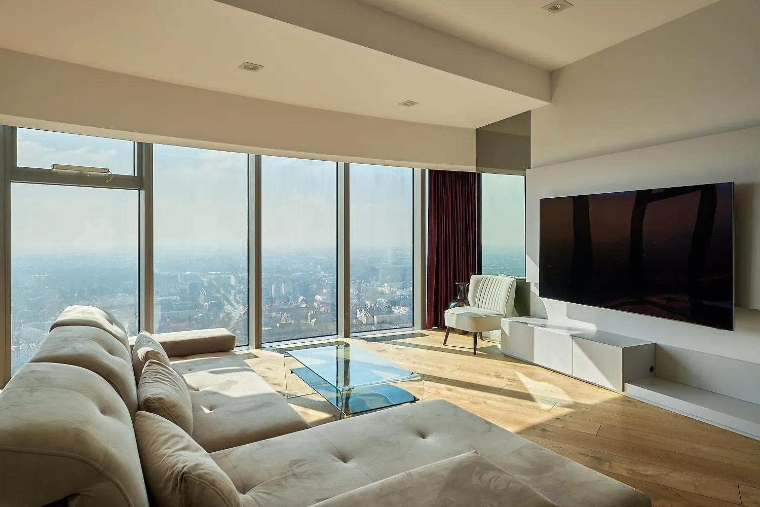 30Th+ Floor Apartments In Sky Tower فروتسواف