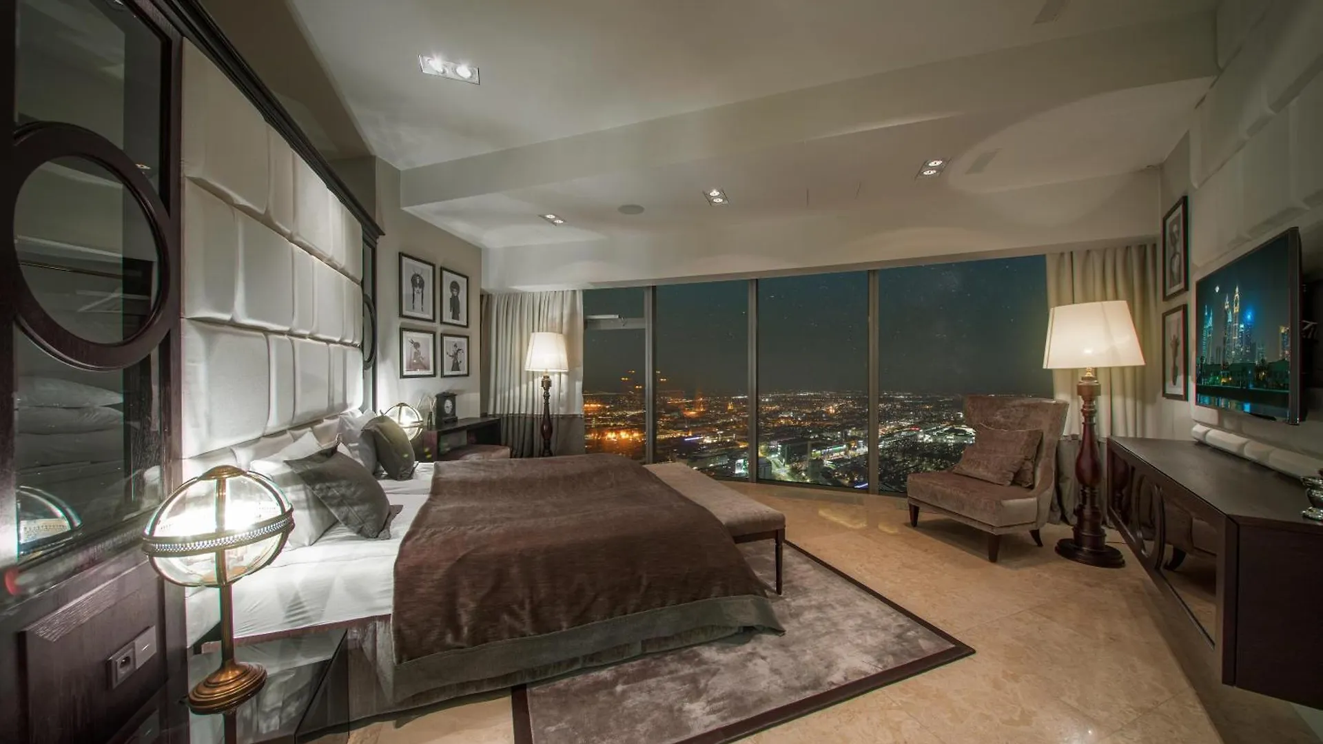30Th+ Floor Apartments In Sky Tower Вроцлав Польша