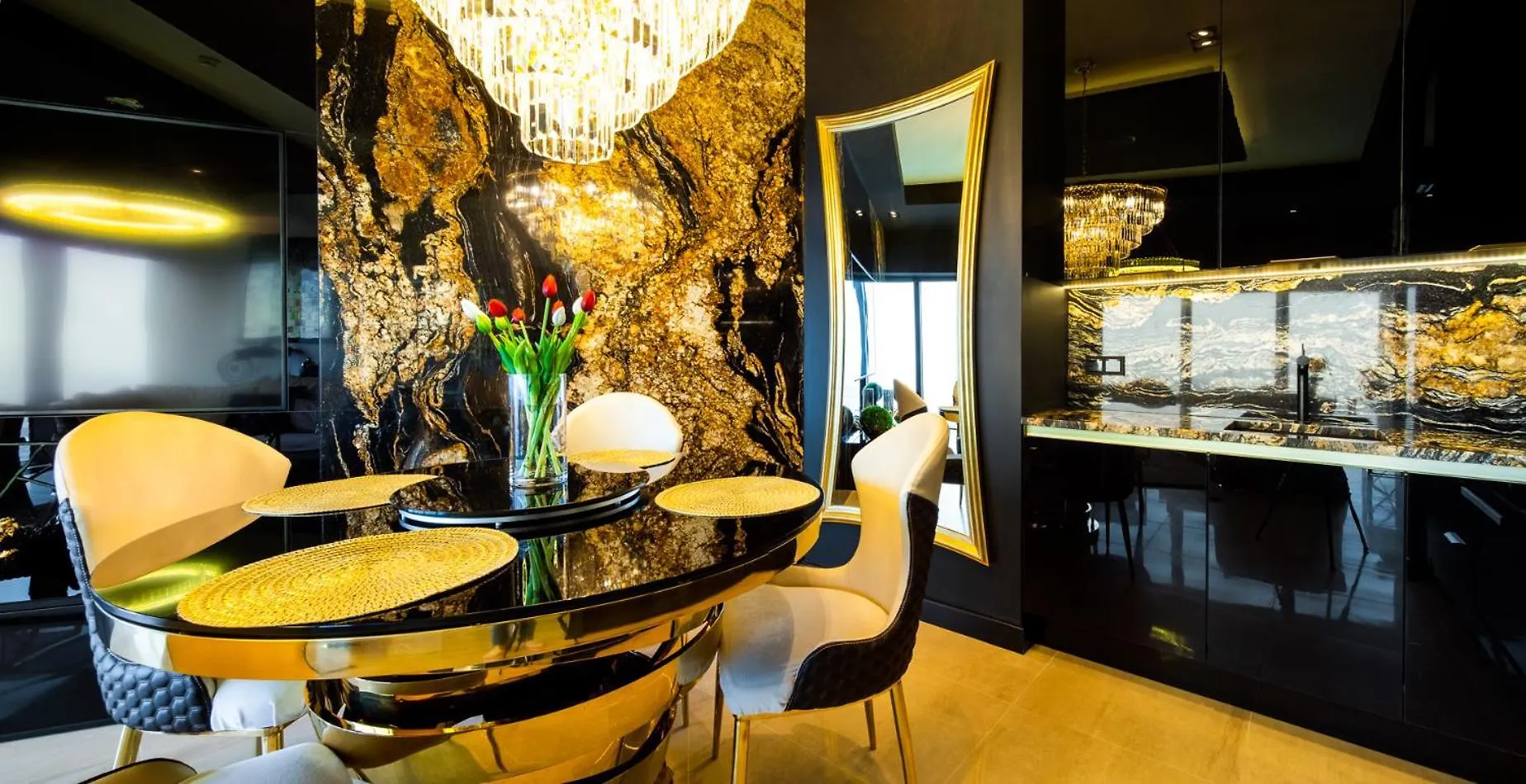 30Th+ Floor Apartments In Sky Tower Вроцлав Польша